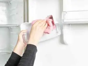 Cleaning fridge baskets